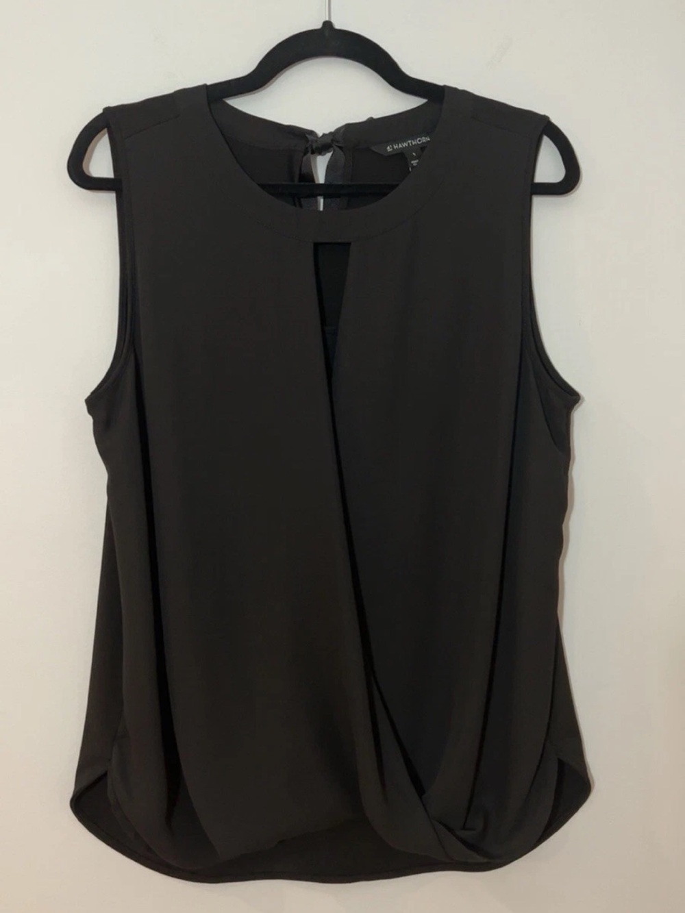 41 Hawthorn Black Sleeveless Draped Front Camisole